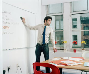 ویژگیهای‌ کارشناسی‌ روابط عمومی‌