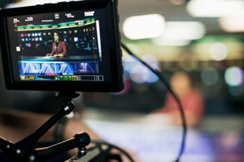 دیوار کشیدن میان مسوولان و مدیران با اصحاب رسانه که رکن چهارم دموکراسی به شمار می روند بی معناست.