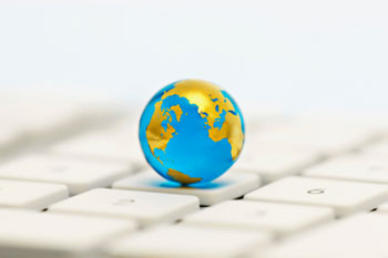 یکی از کارکردهایی که می توان برای روابط عمومی الكترونیك در نظر گرفت گسترش دموكراسی در جامعه است.