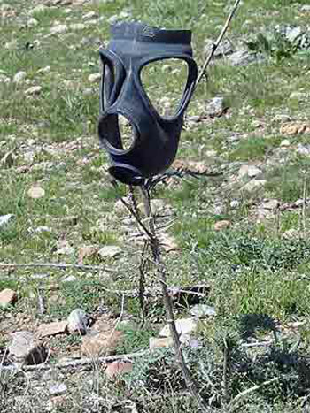 امروز نقش حیاتی در جریان مبارزات غرب برعهده تهیه کنندگان، نویسندگان، سخنرانان و سیاستمداران است .